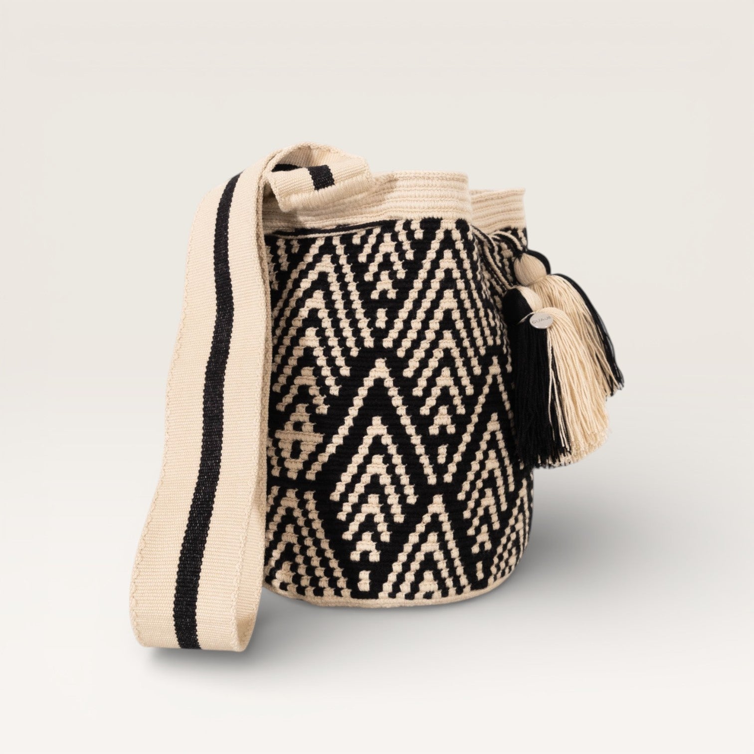 Geometric crossbody bag L | Black