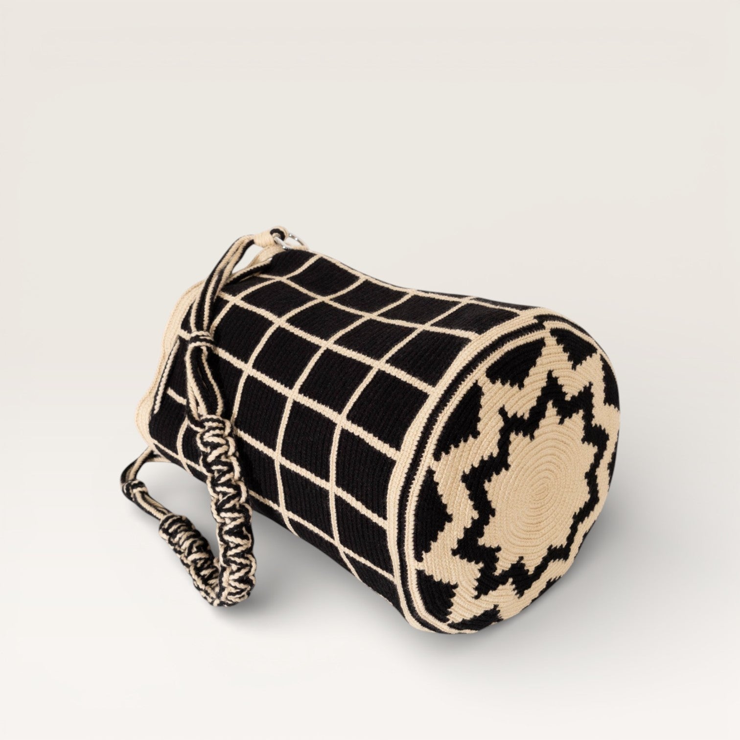 Check round shoulder bag | Black