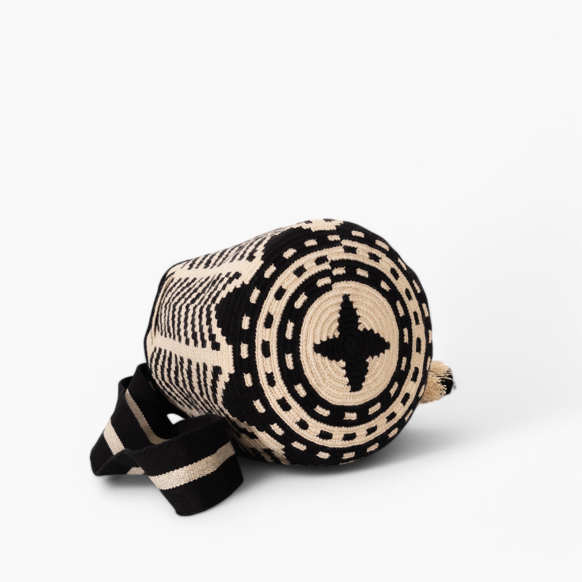 Geometric crossbody bag L | Black