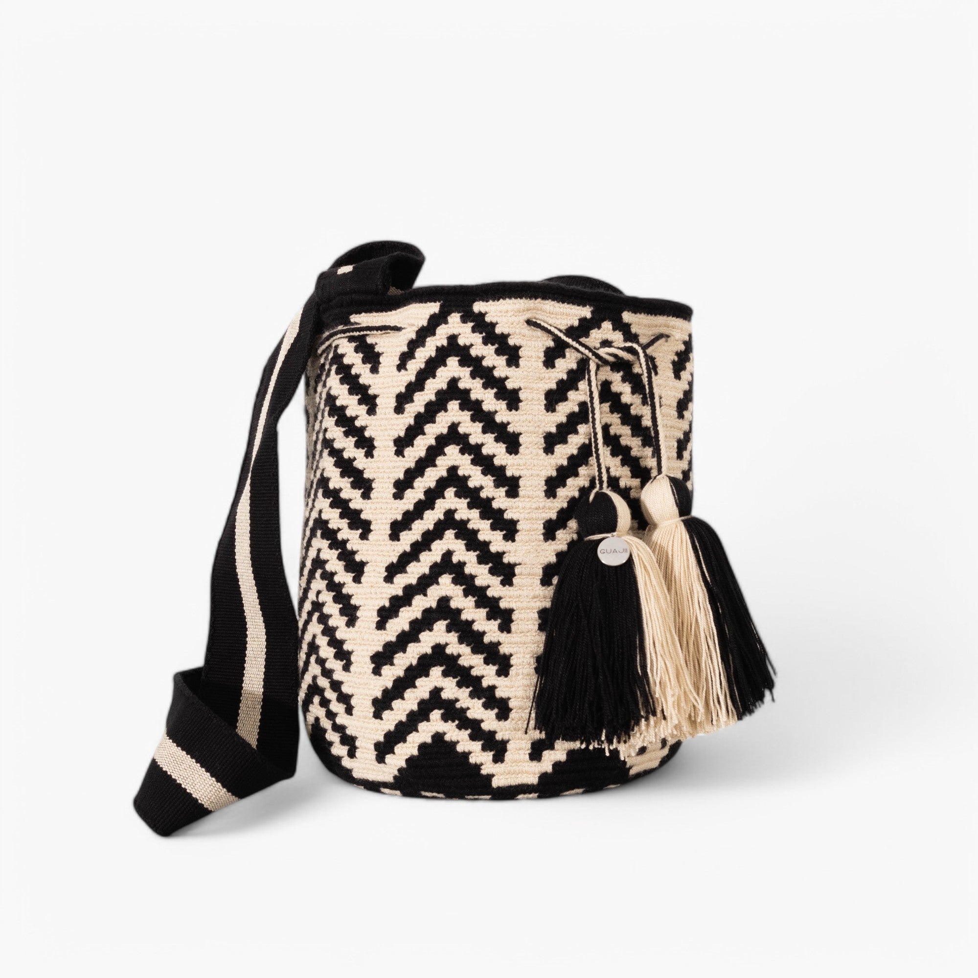 Geometric crossbody bag L | Black