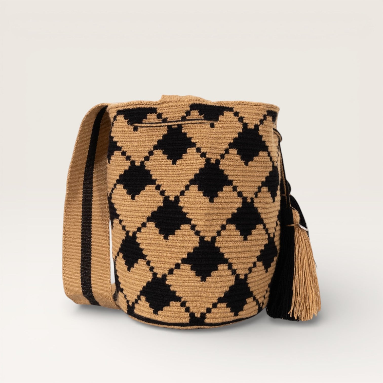 Geometric crossbody bag L | Black