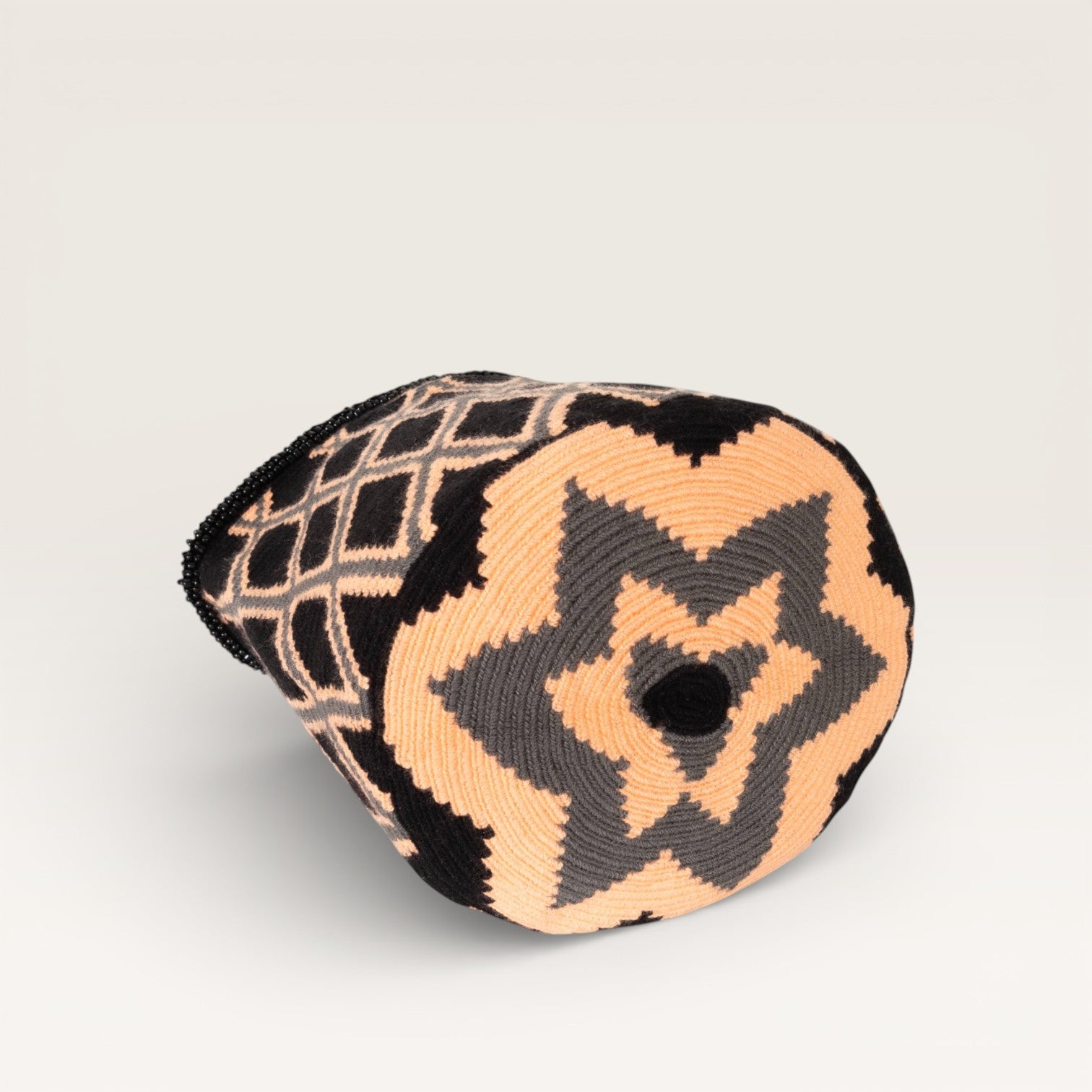 Geometric top-handle bag | Black