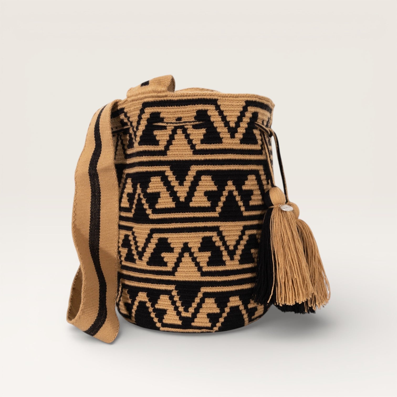 Geometric crossbody bag L | Black