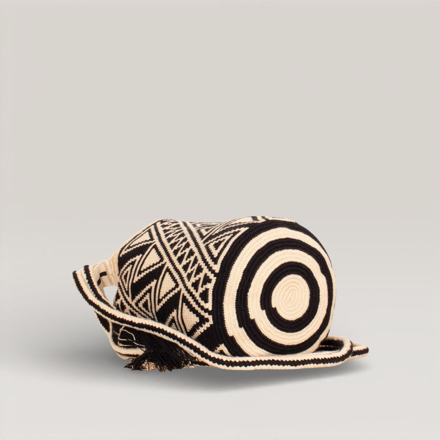 Geometric shoulder bag | Black