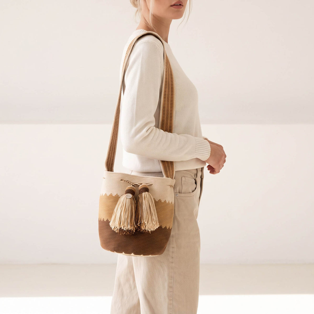 Geometric crossbody M | Macchiato