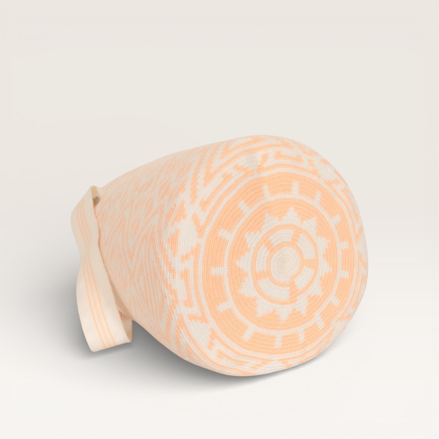 Geometric round tote L | Neon peach