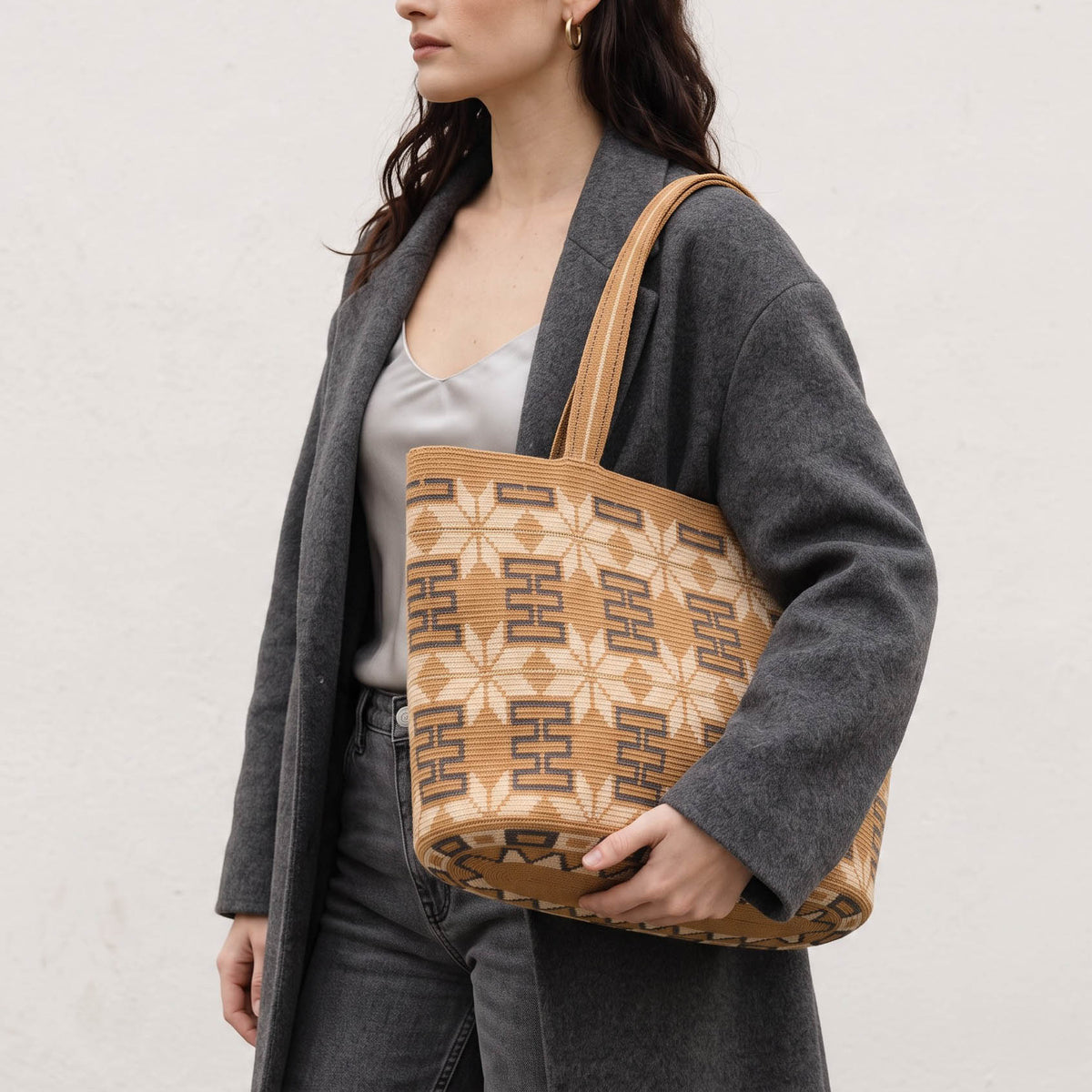 Geometric oval tote | Brass