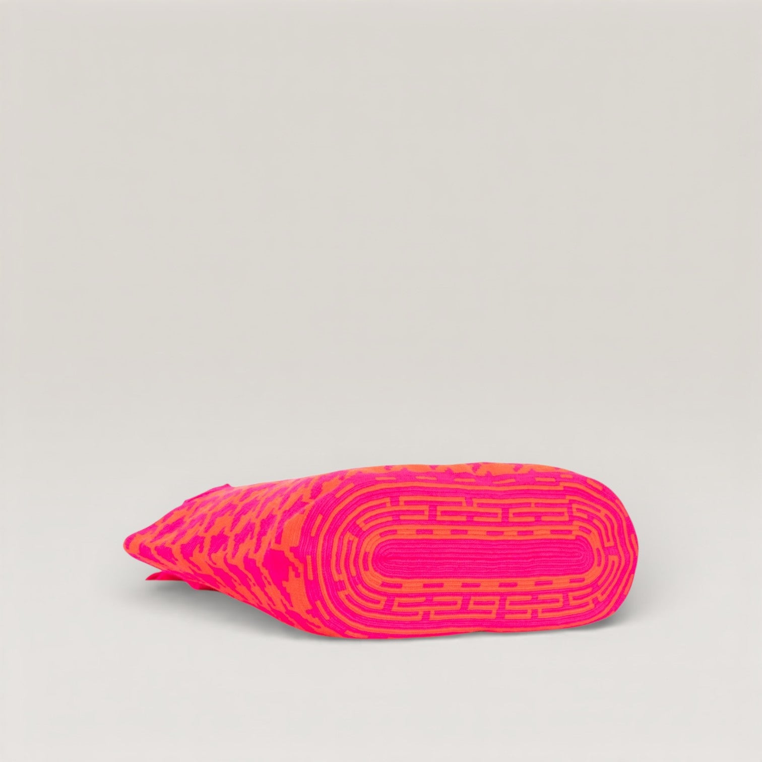 Houndstooth oval tote | Aster