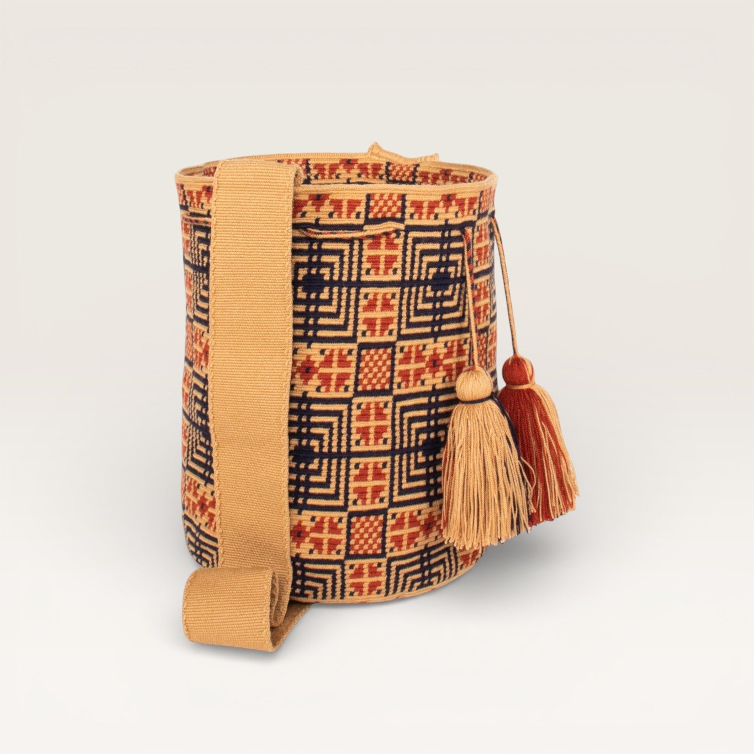 Geometric crossbody bag L | Almond