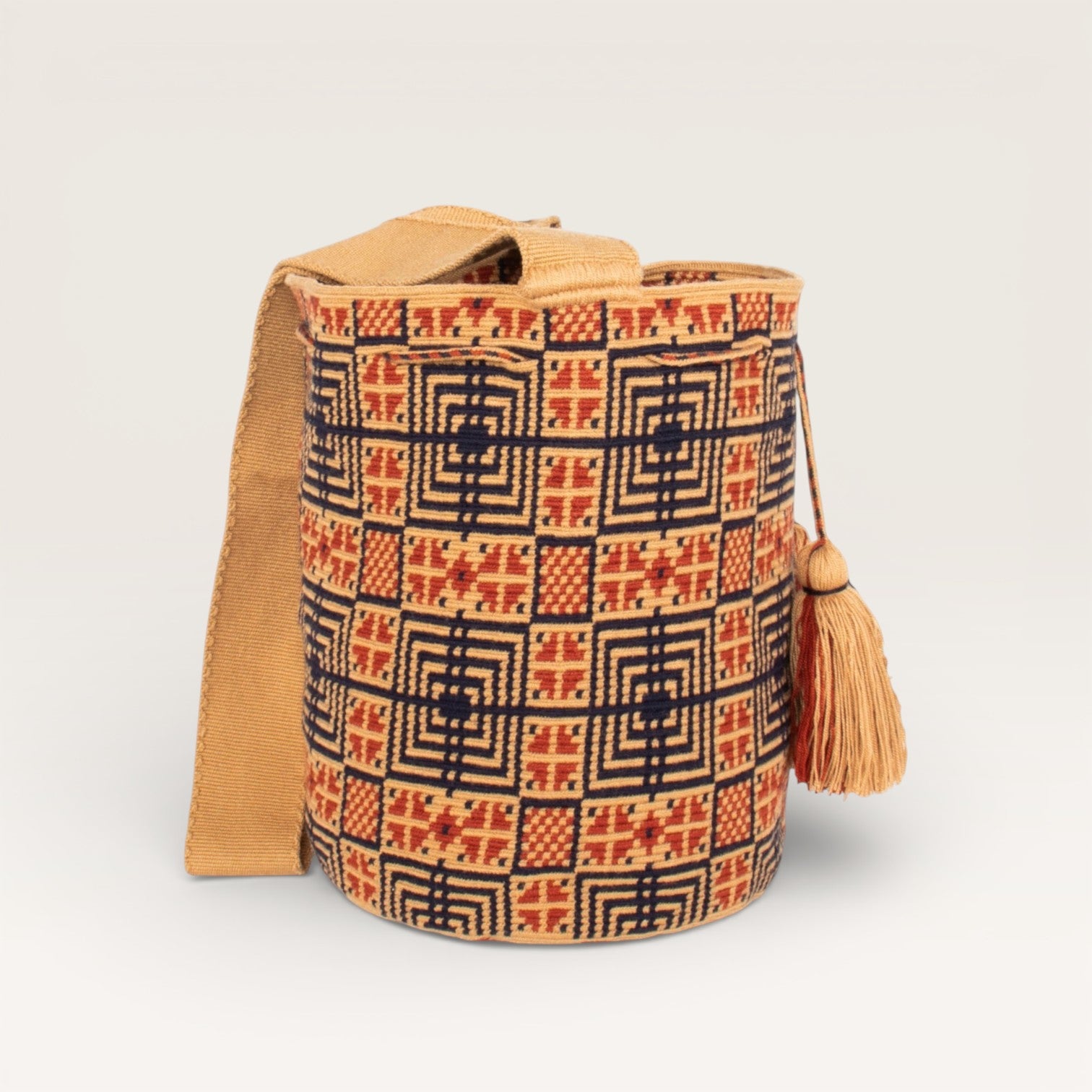 Geometric crossbody bag L | Almond