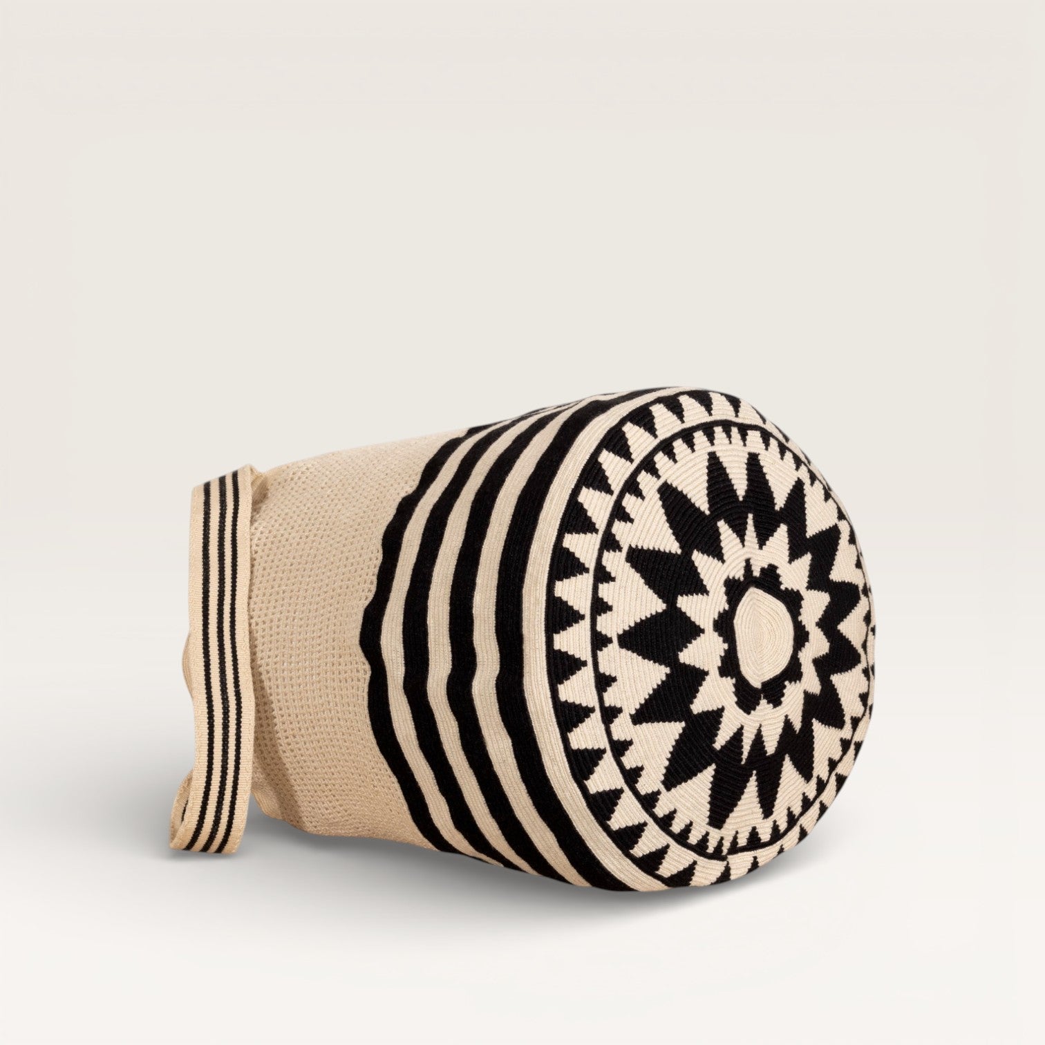 Striped net round tote bag | Black