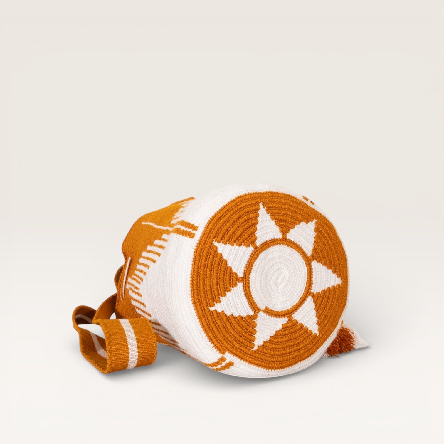 Geometric crossbody bag L | Honey