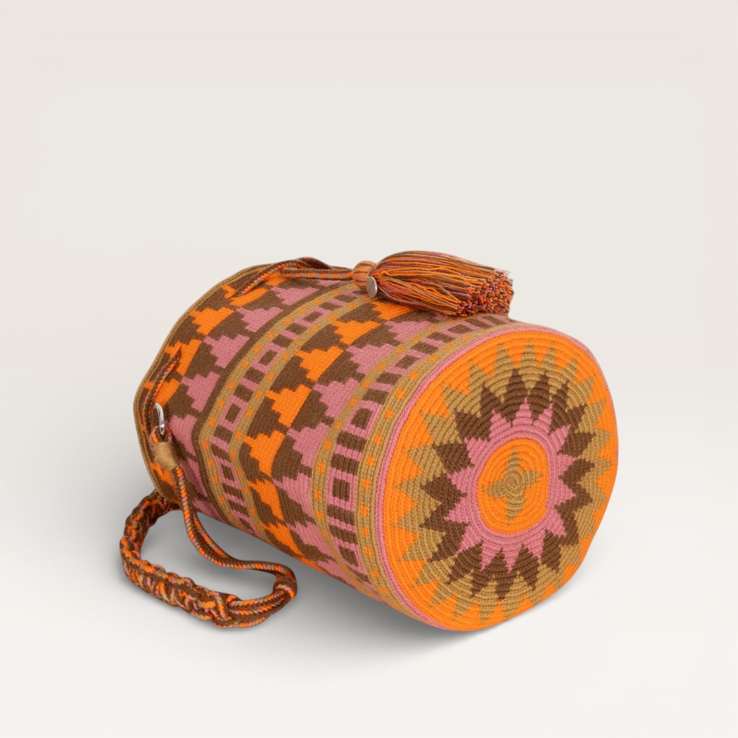 Geometric round shoulder bag | Basil