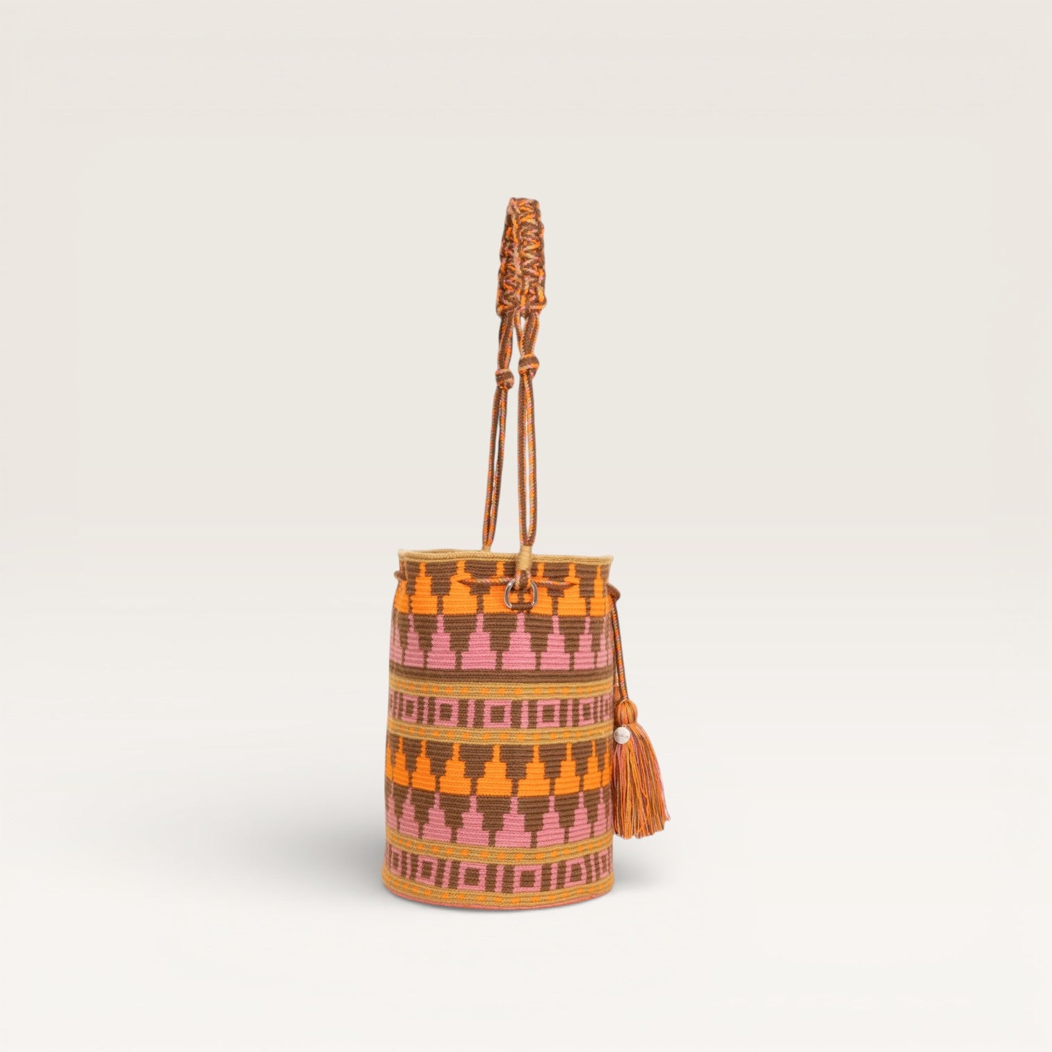 Geometric round shoulder bag | Basil