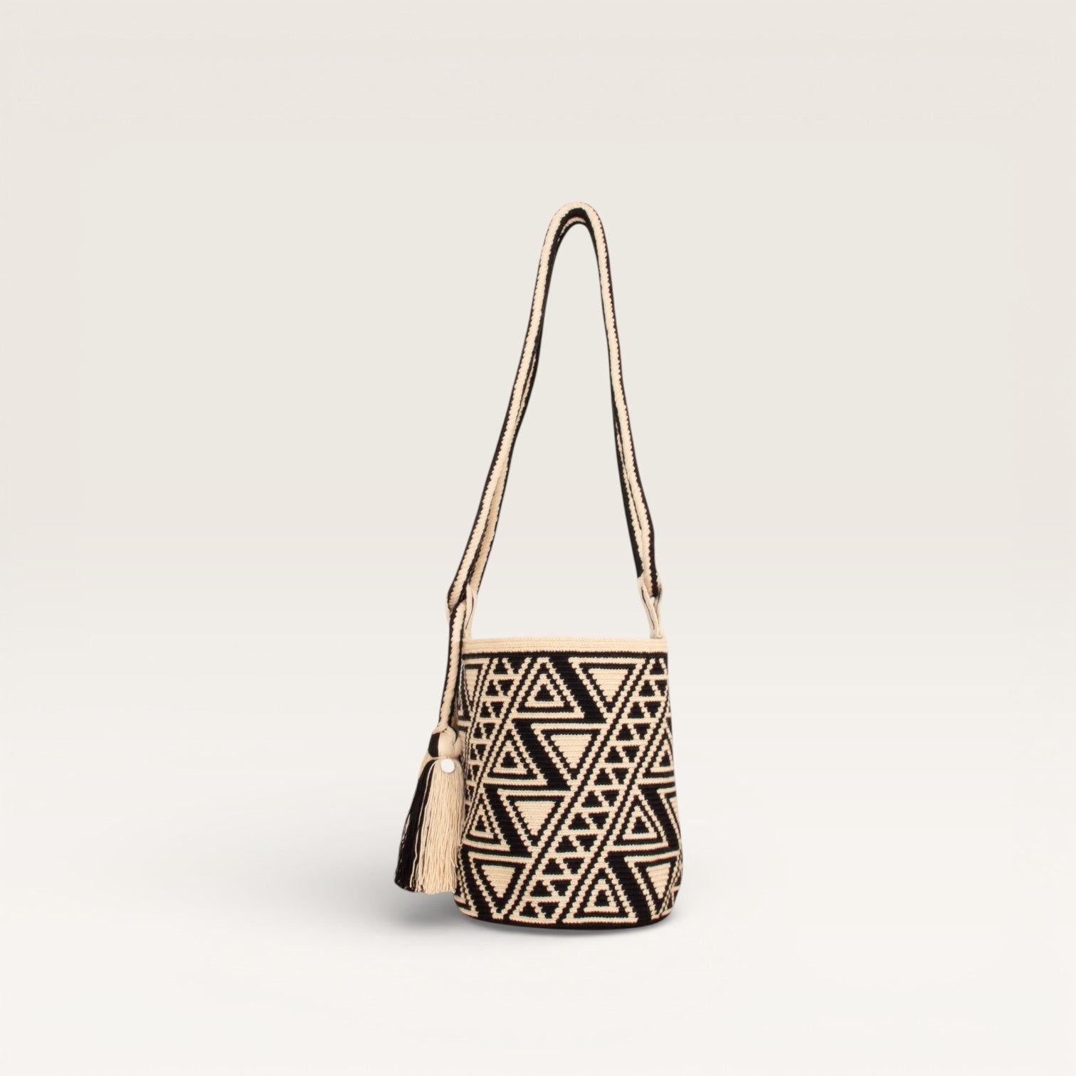 Geometric shoulder bag | Black