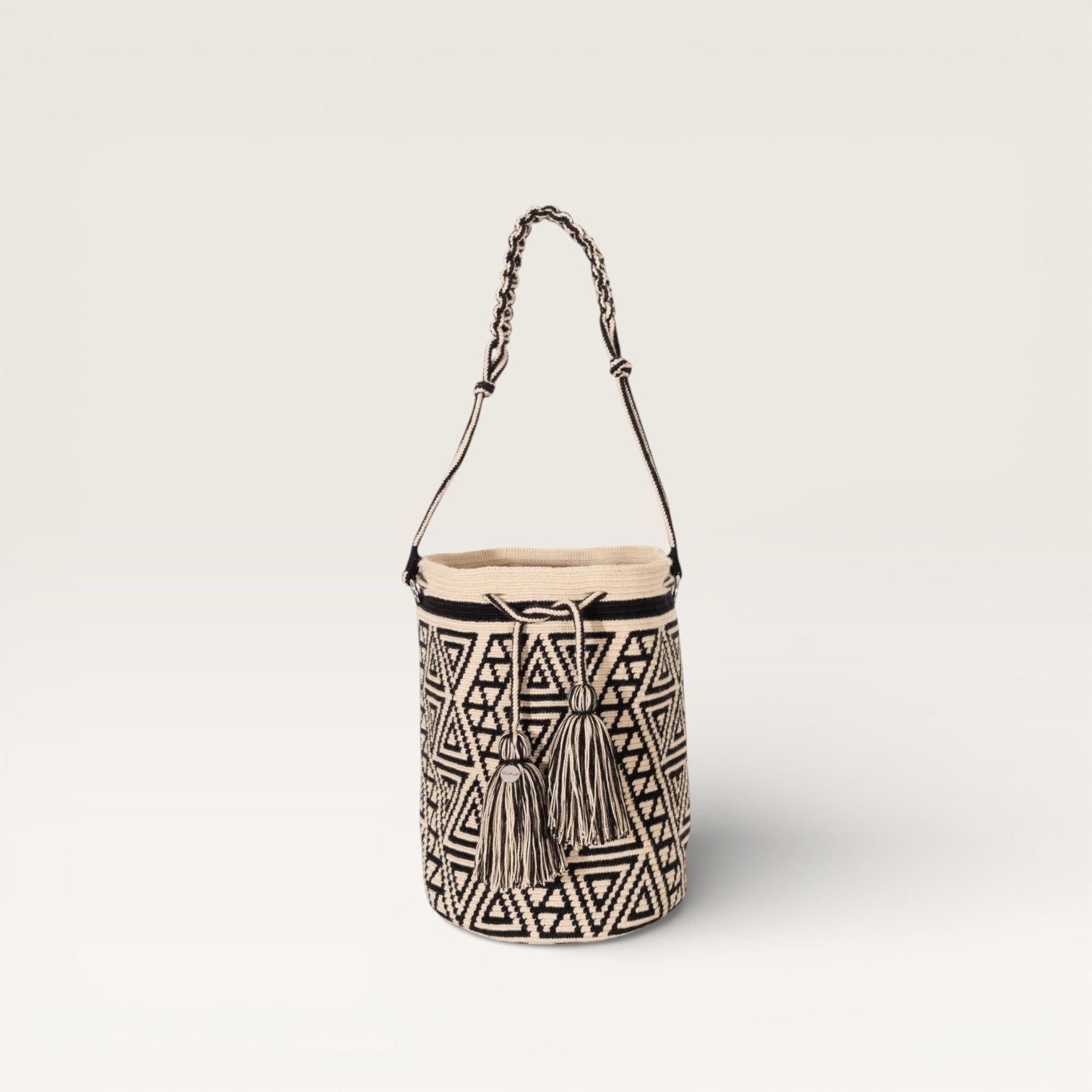 Geometric round shoulder bag | Black