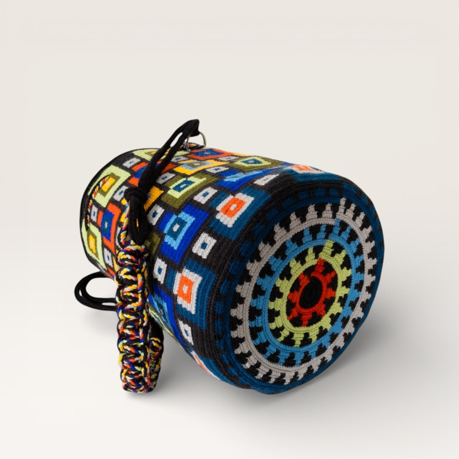 Geometric round shoulder bag | Dottie