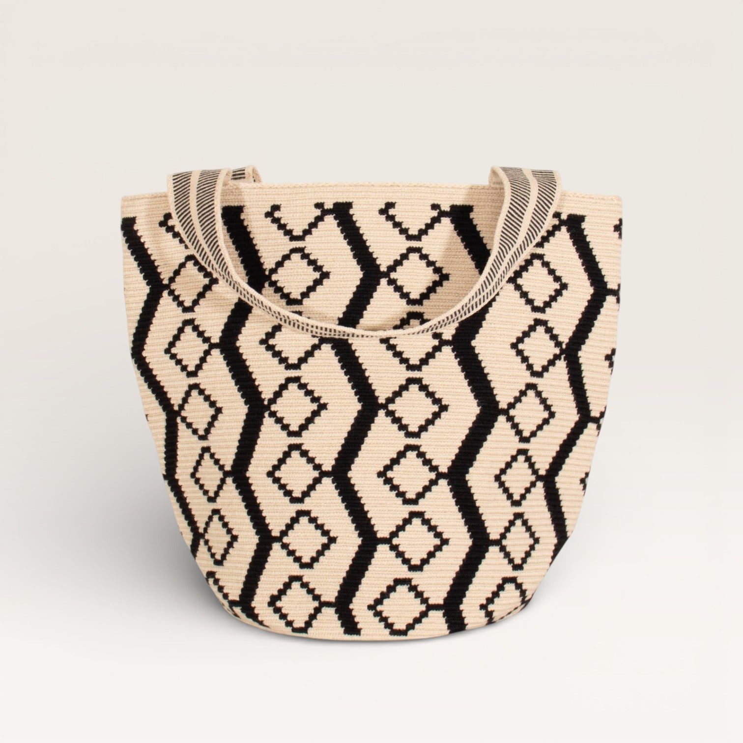 Geometric round tote L | Black