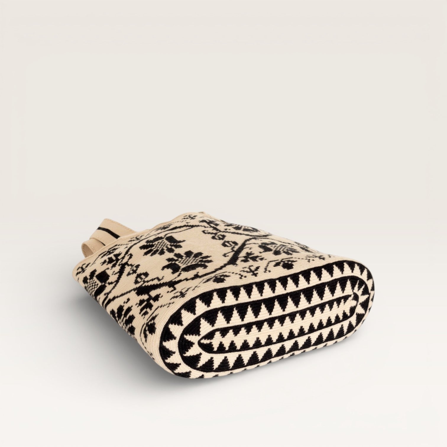 Flower oval tote | Black