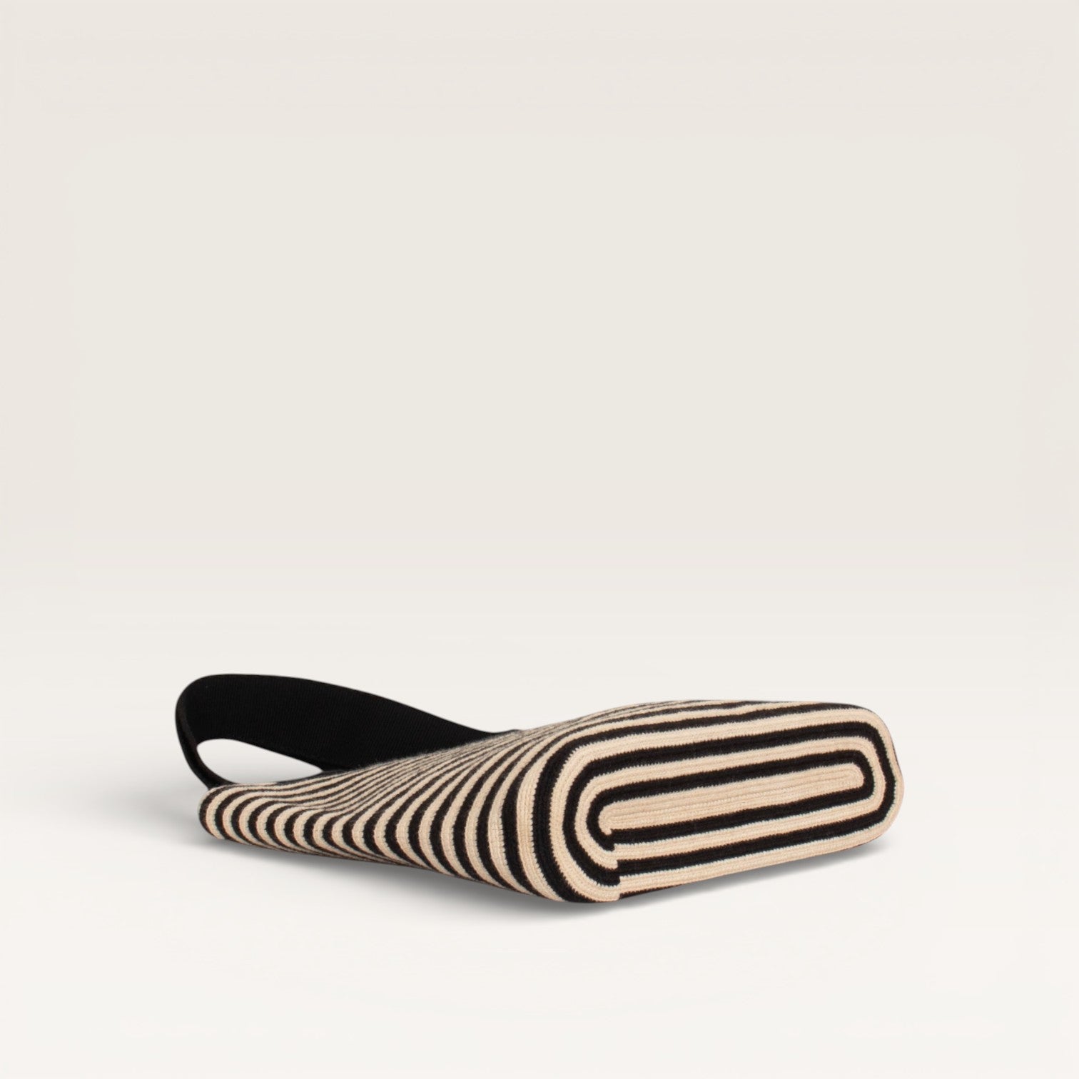 Striped oval tote | Black