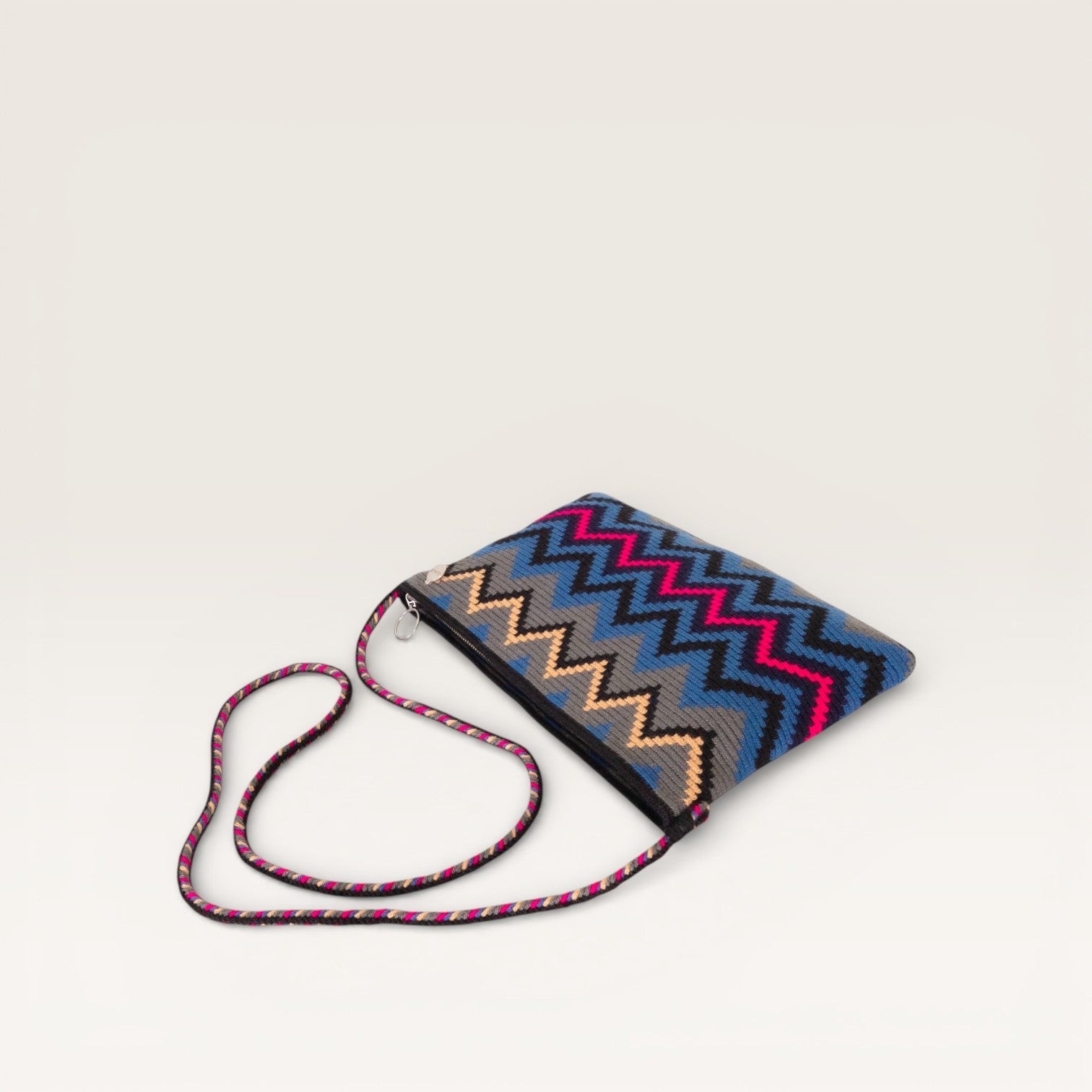 Zigzag crossbody clutch | Steel grey
